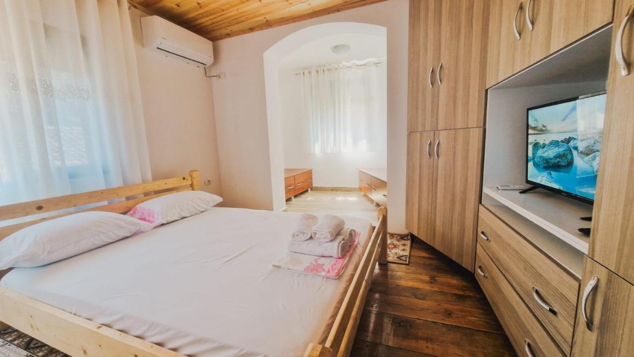 Guesthouse Kroi City Center Berat Ngoại thất bức ảnh