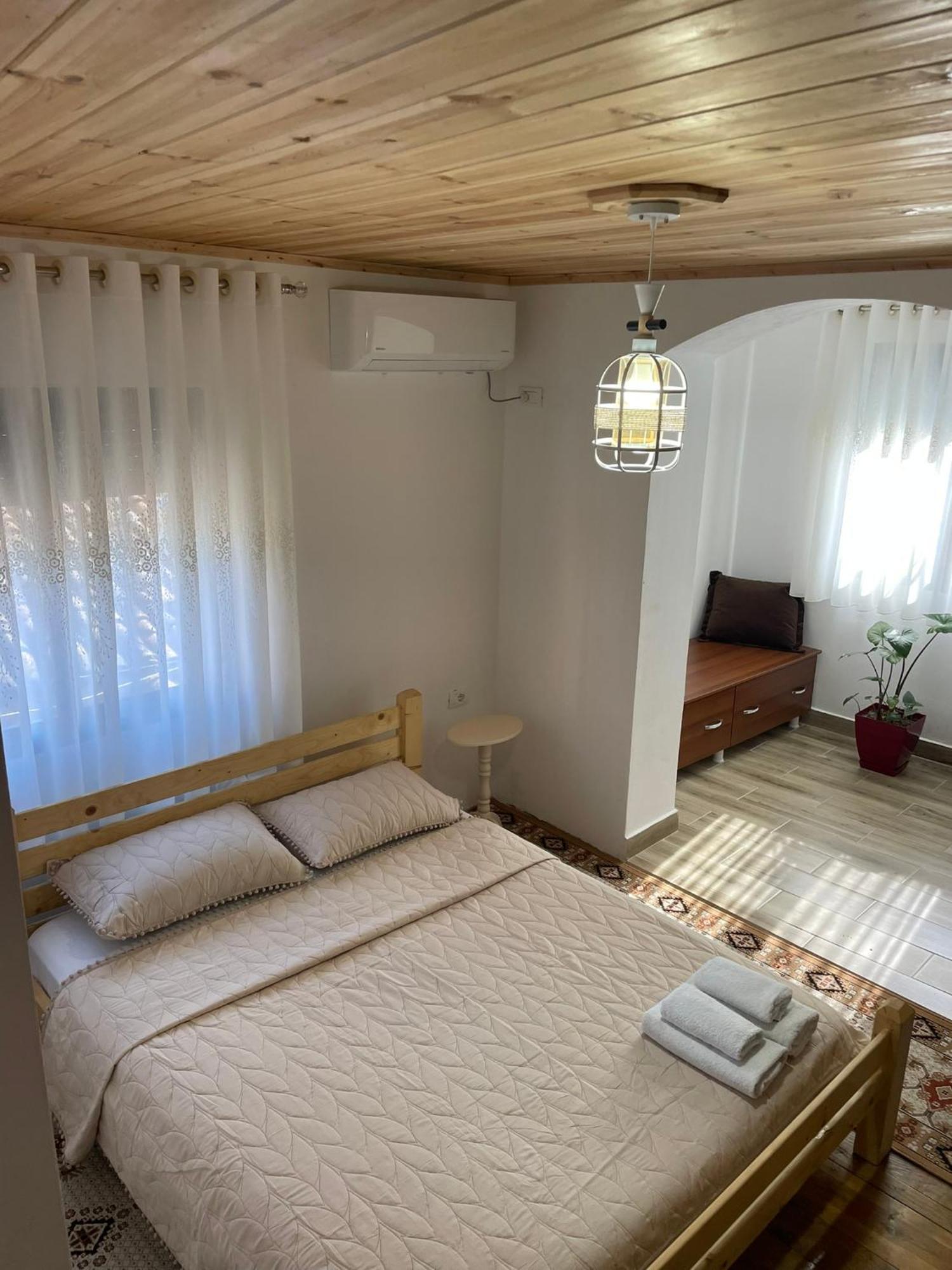 Guesthouse Kroi City Center Berat Ngoại thất bức ảnh
