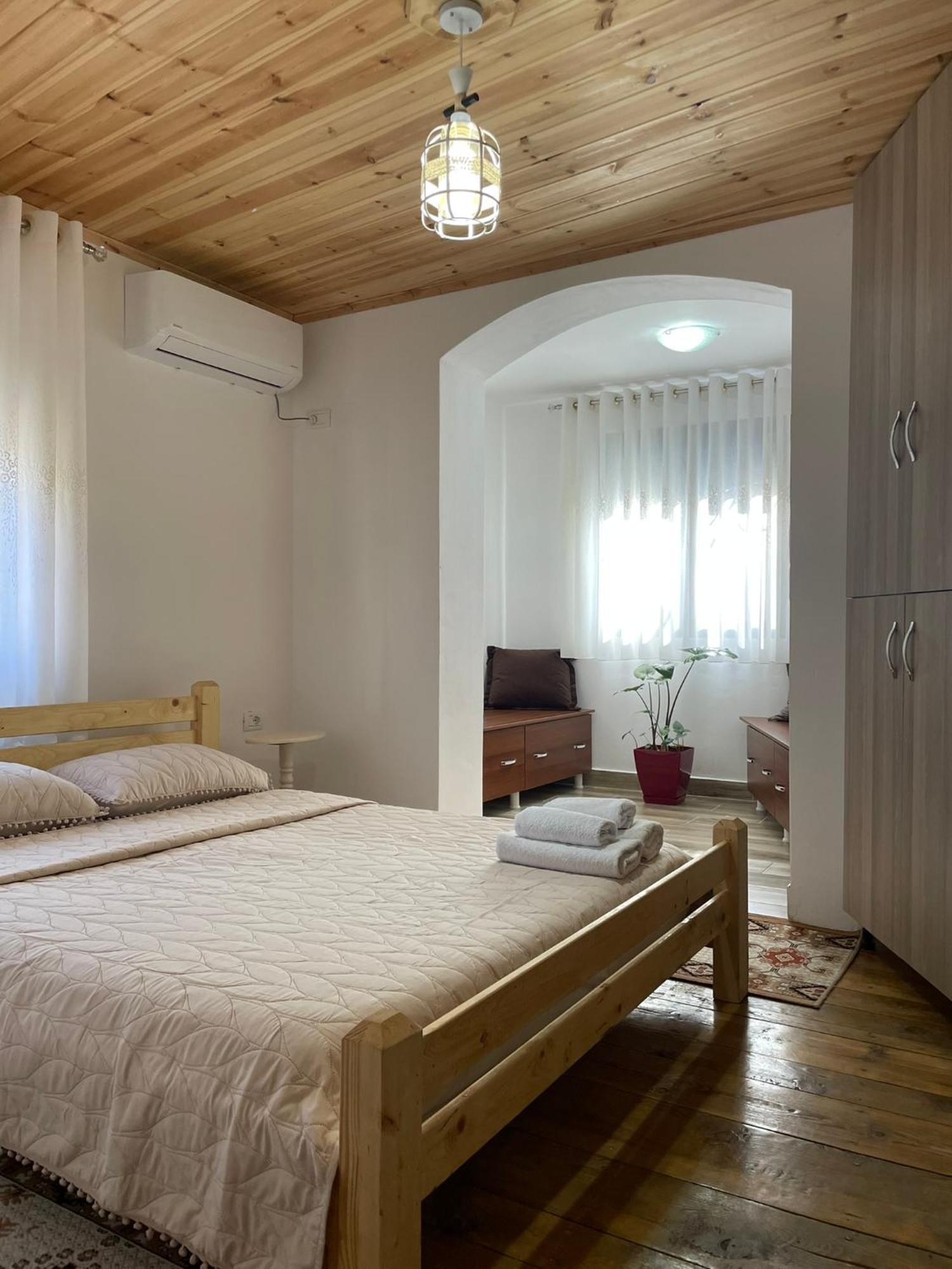 Guesthouse Kroi City Center Berat Ngoại thất bức ảnh