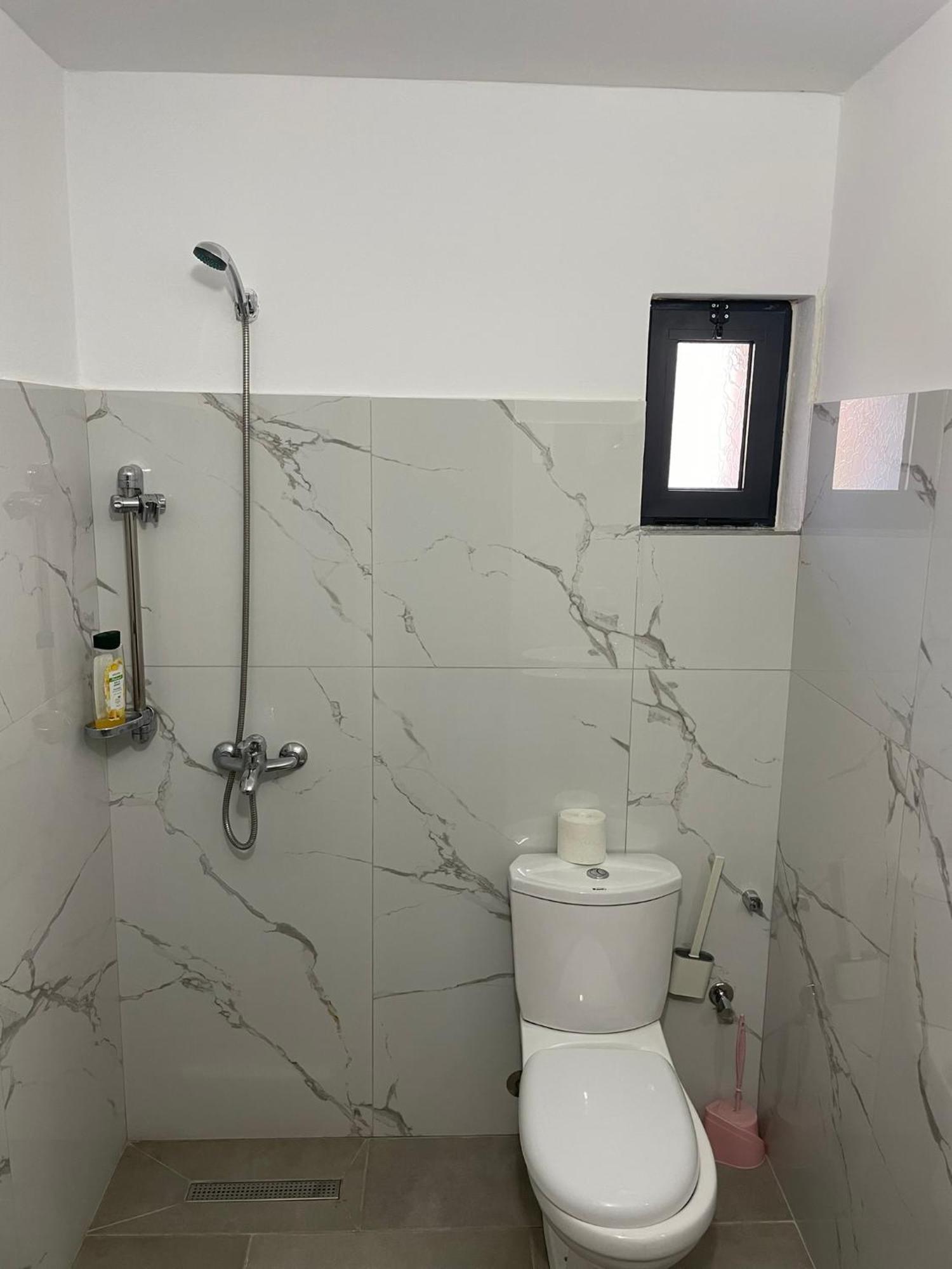 Guesthouse Kroi City Center Berat Ngoại thất bức ảnh