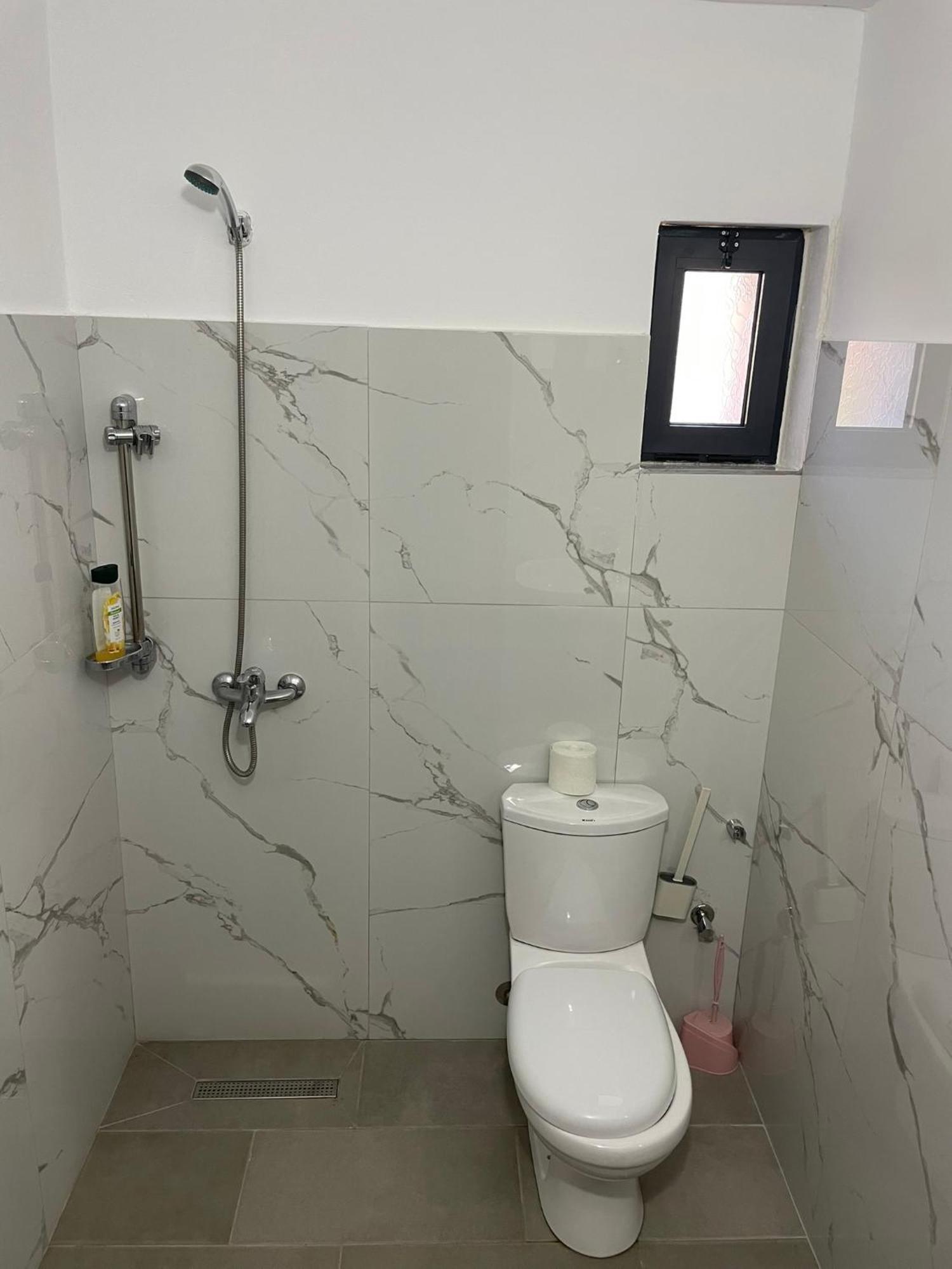 Guesthouse Kroi City Center Berat Ngoại thất bức ảnh